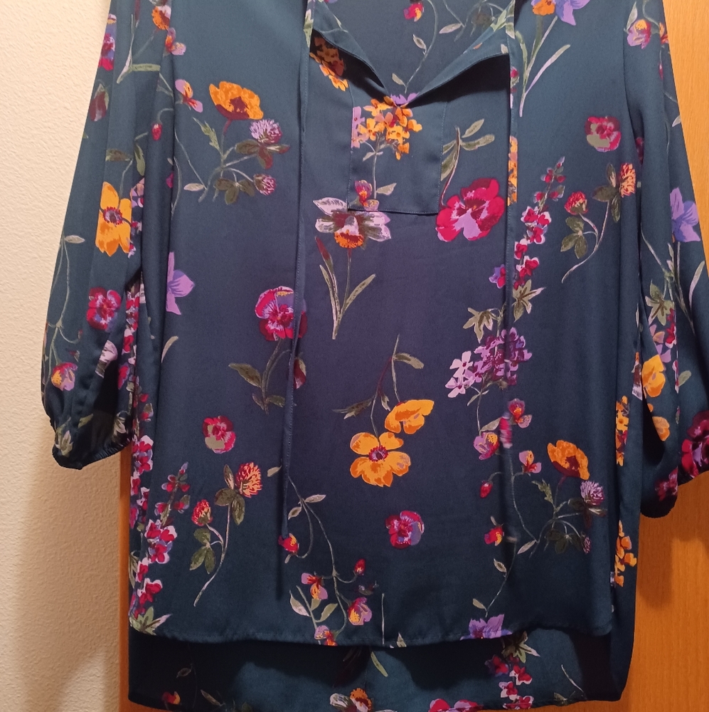 Green floral tie vneck